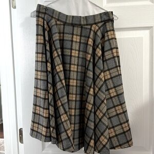 Chicwish wool plaid midi skirt lined.